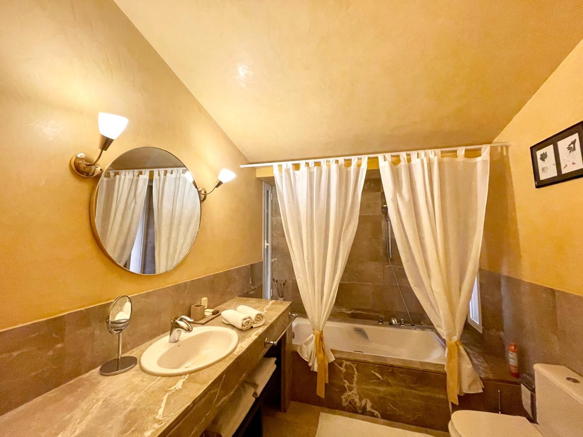 Confortable Chalet Con Piscina Буньола Экстерьер фото